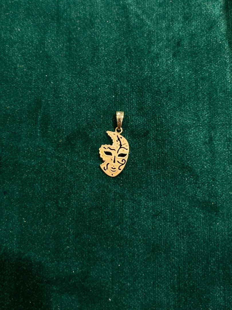 آویز چهره