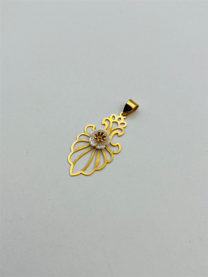 آویز پلاک طلا 18عیار گل 140886