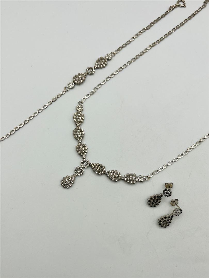 سرویس طلا 18عیار تراش اشکی سفید134532-134533-134534