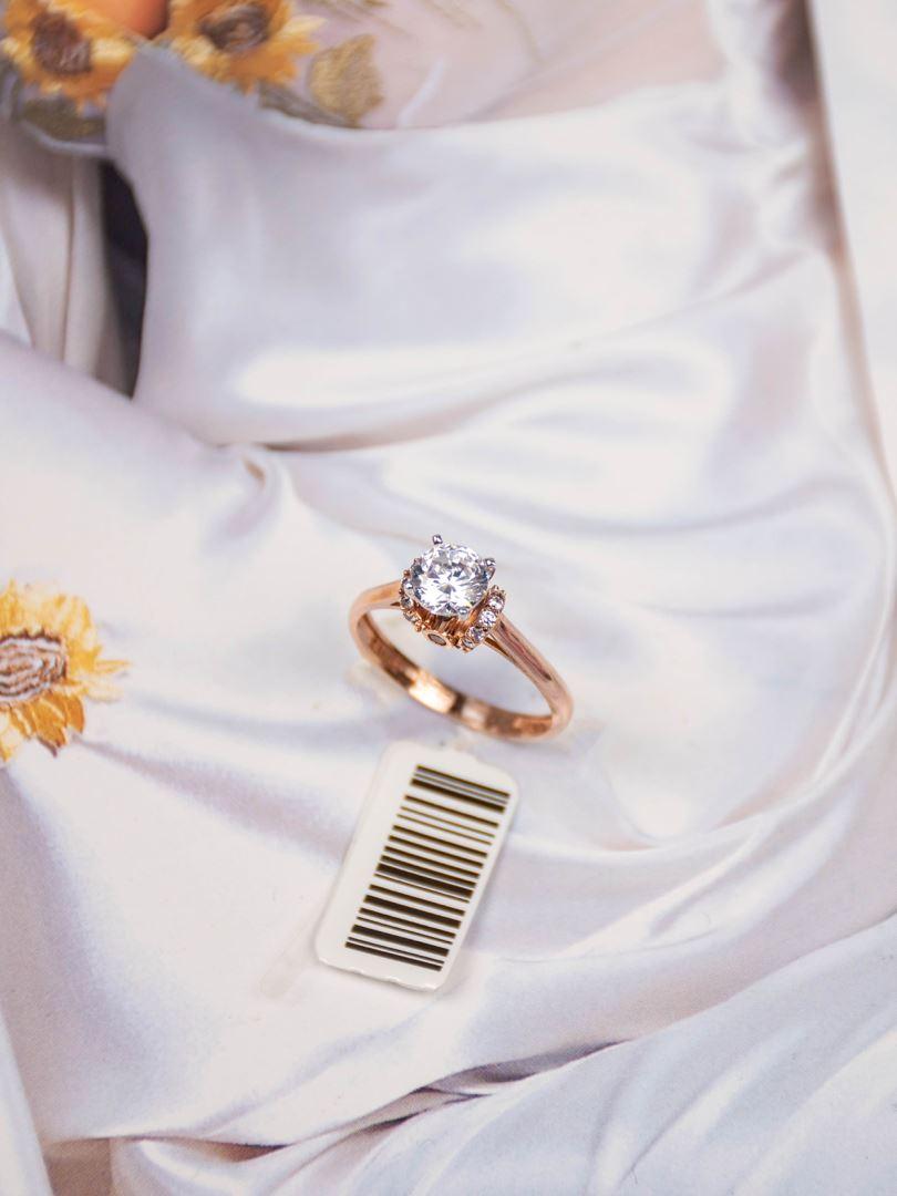 انگشتر طلا 18 عیار سولیتر رزگلد 125000