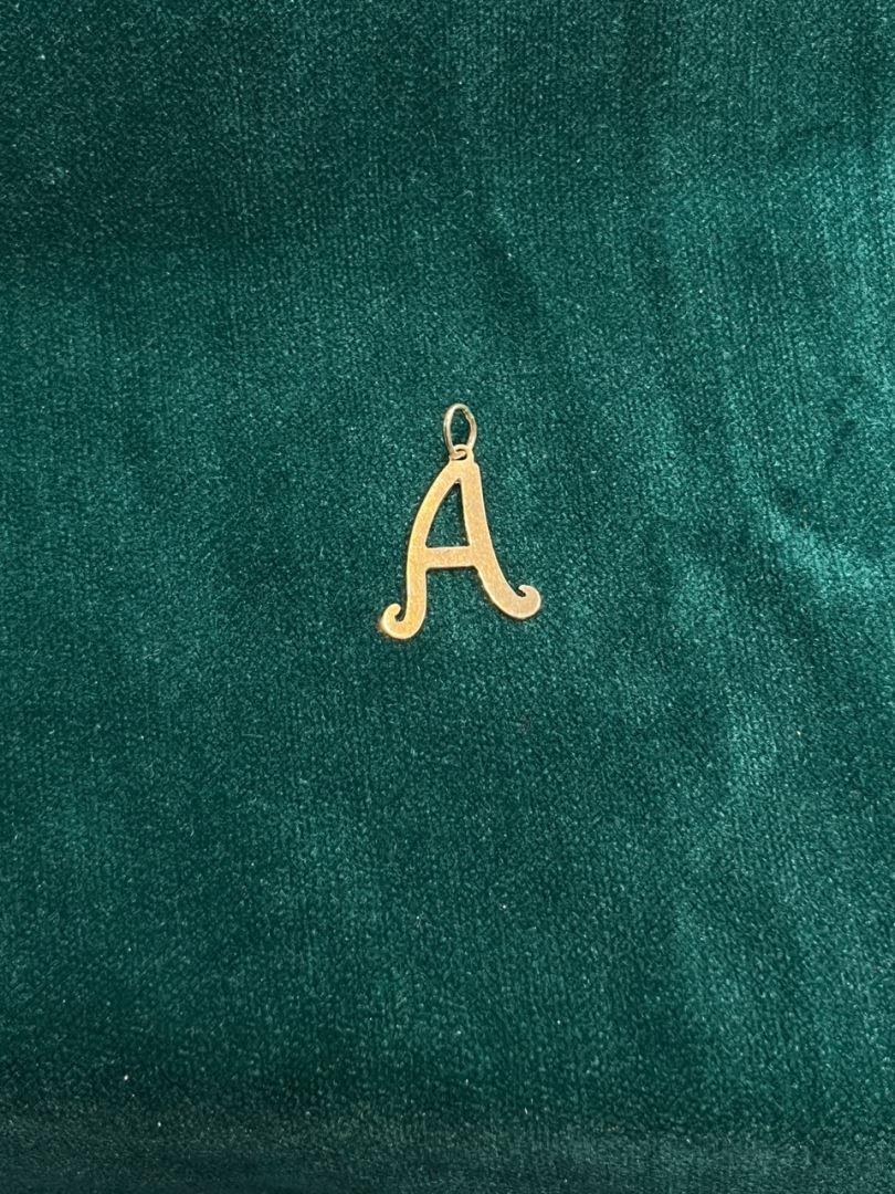 آویز A