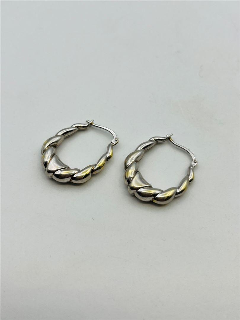 گوشواره طلا 18عیار صدفی سفید