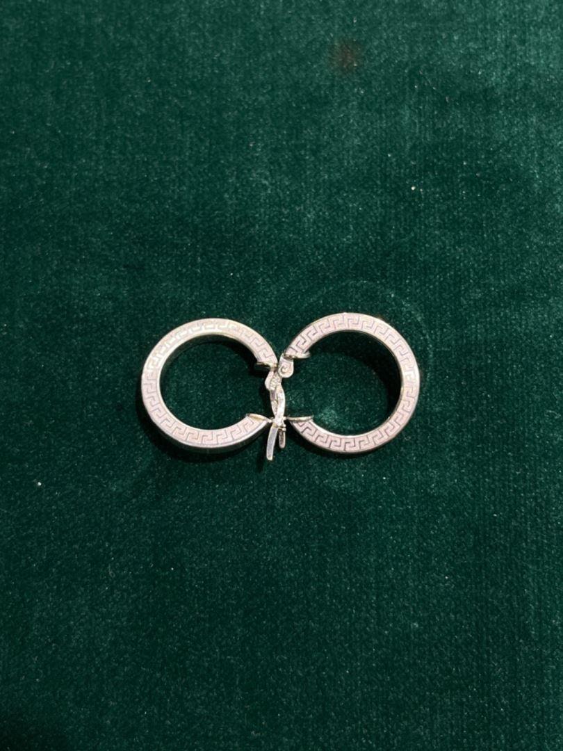 گوشواره حلقه ای ورساچه سفید