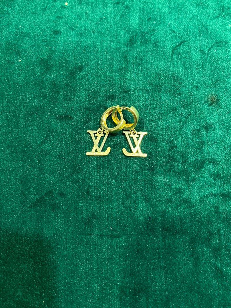 گوشواره LV