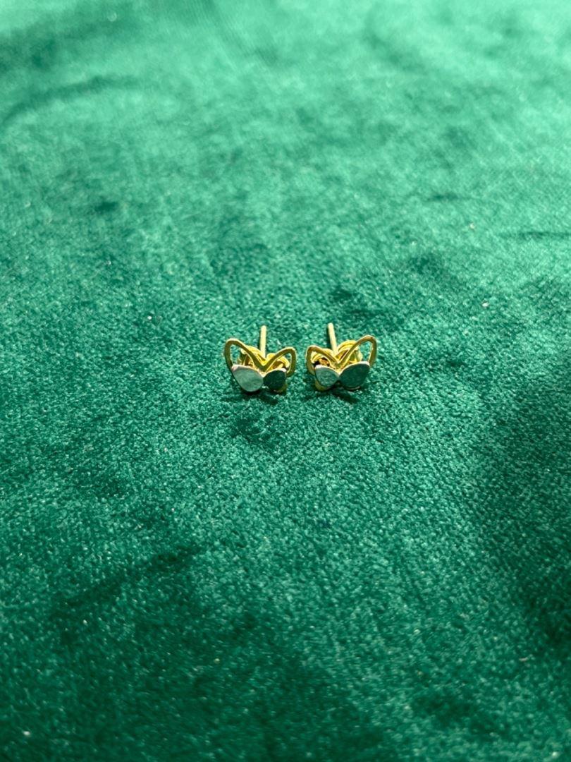 گوشواره میخی پروانه