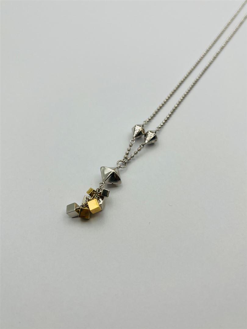 گردنبند طلا 18عیار آویز مکعب