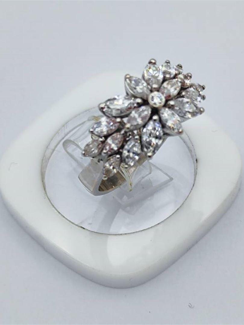 انگشتر طلا 18عیار نگین دار سفید141035