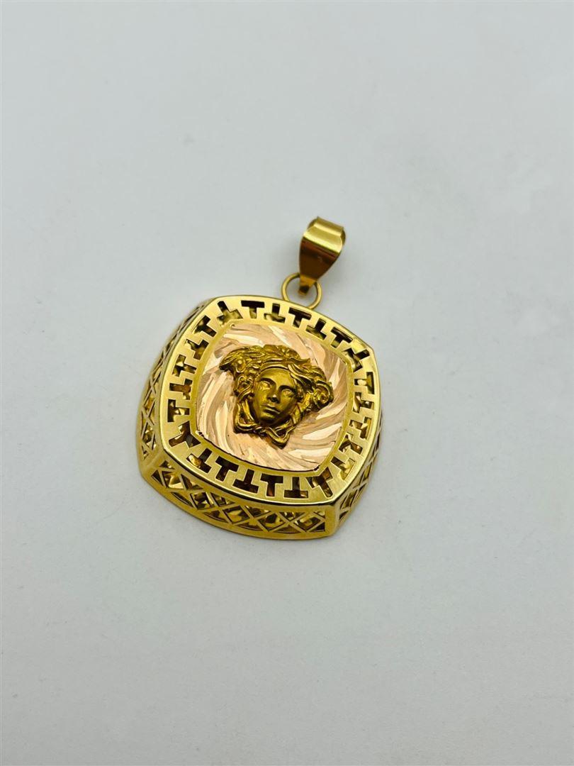 آویز پلاک طلا 18عیار ورساچه138424