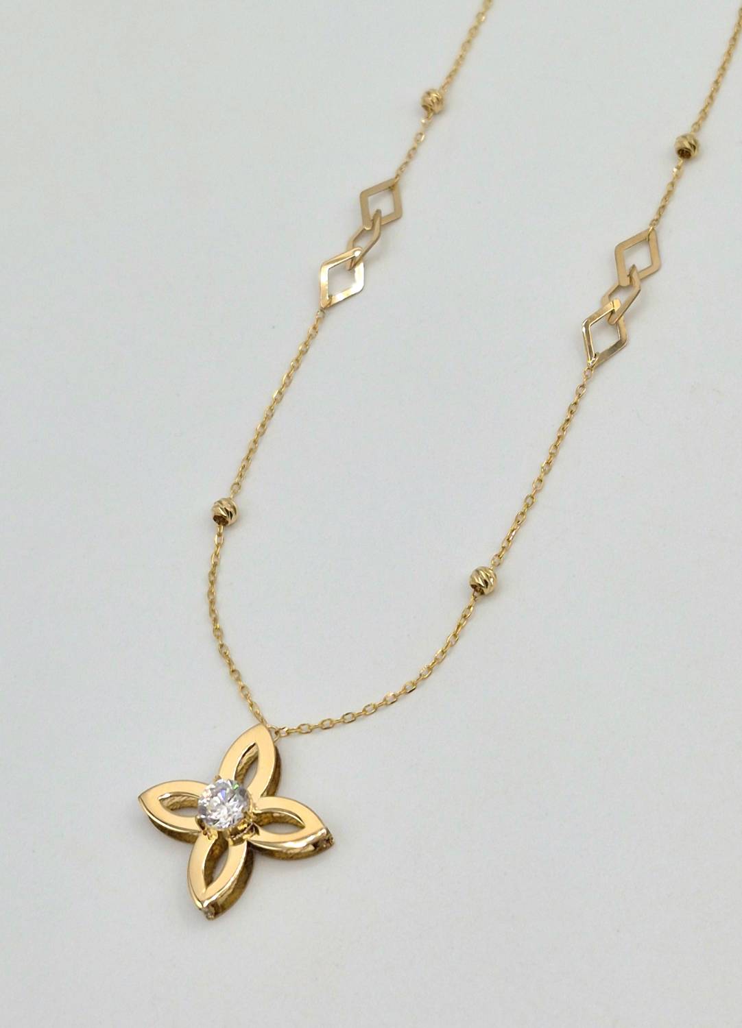 گردنبند نگین دار گل – 2867