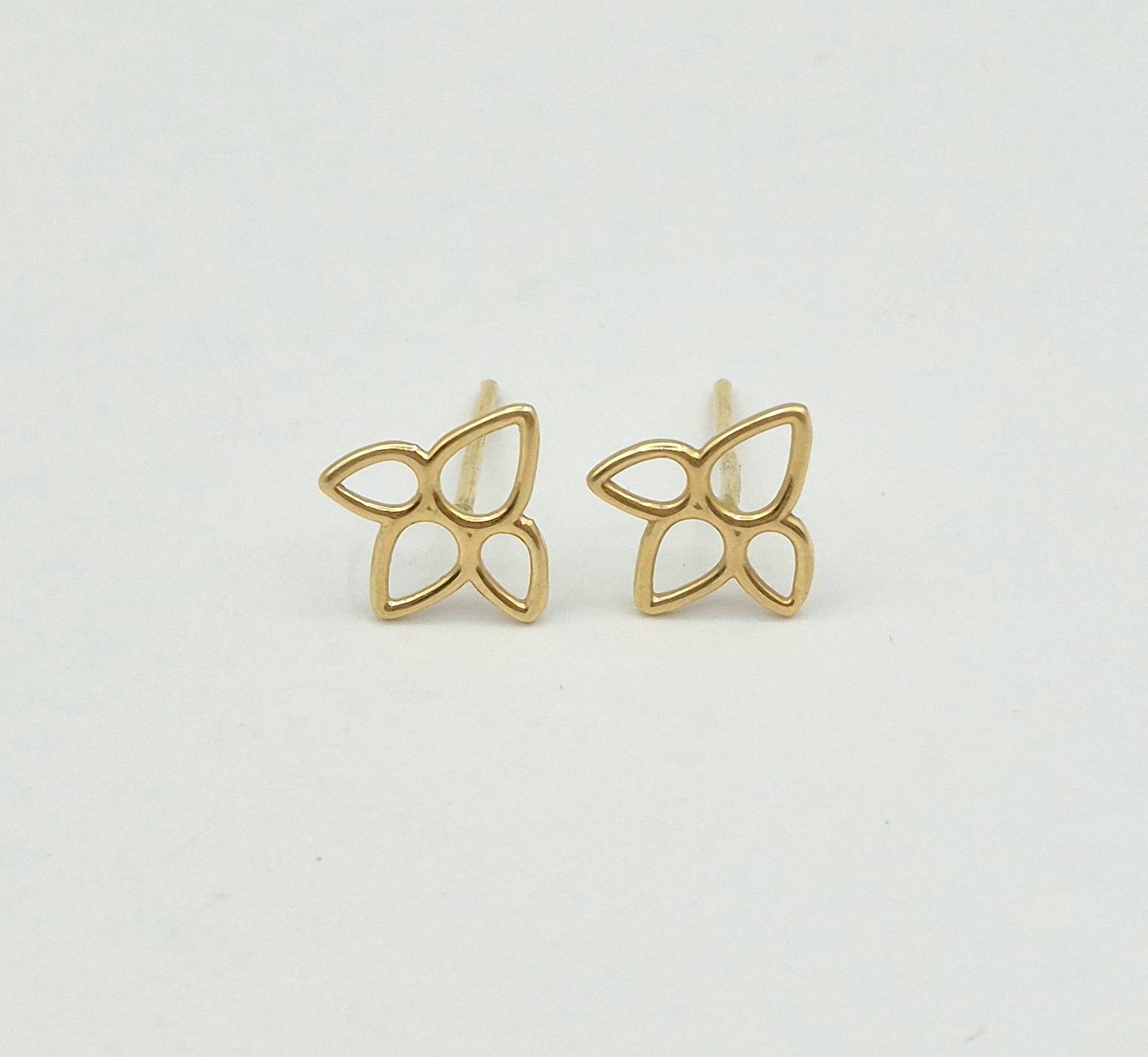 گوشواره میخی گل – 5062