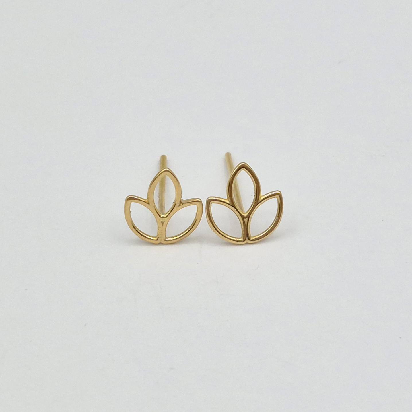 گوشواره میخی گل – 5067
