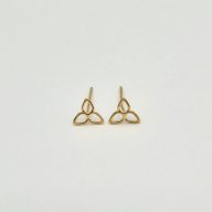 گوشواره میخی گل سه پر - 5131