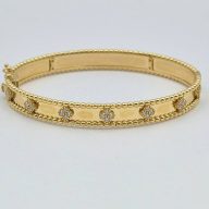 دستبند النگویی ونکلیف نگین دار طلایی - 5582
